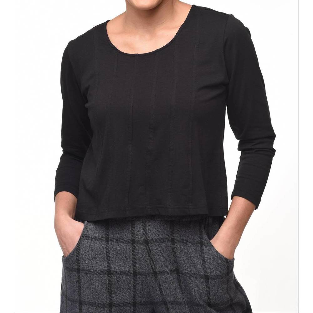 NEW TULIP CLOTHING wren top in black